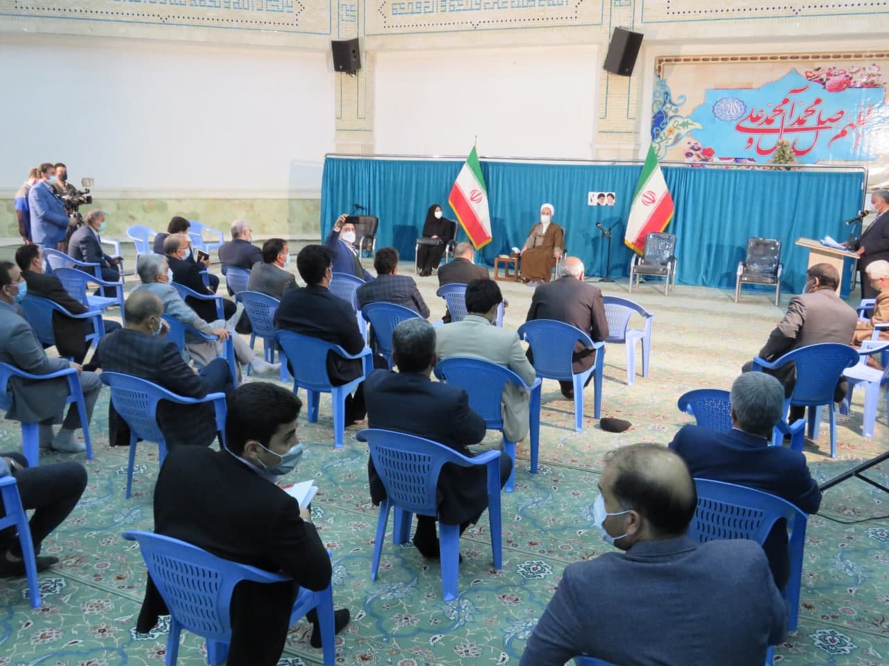 گزارش تصویری نشست صمیمانه صنعتگران و فعالان اقتصادی با آیت الله اعرافی