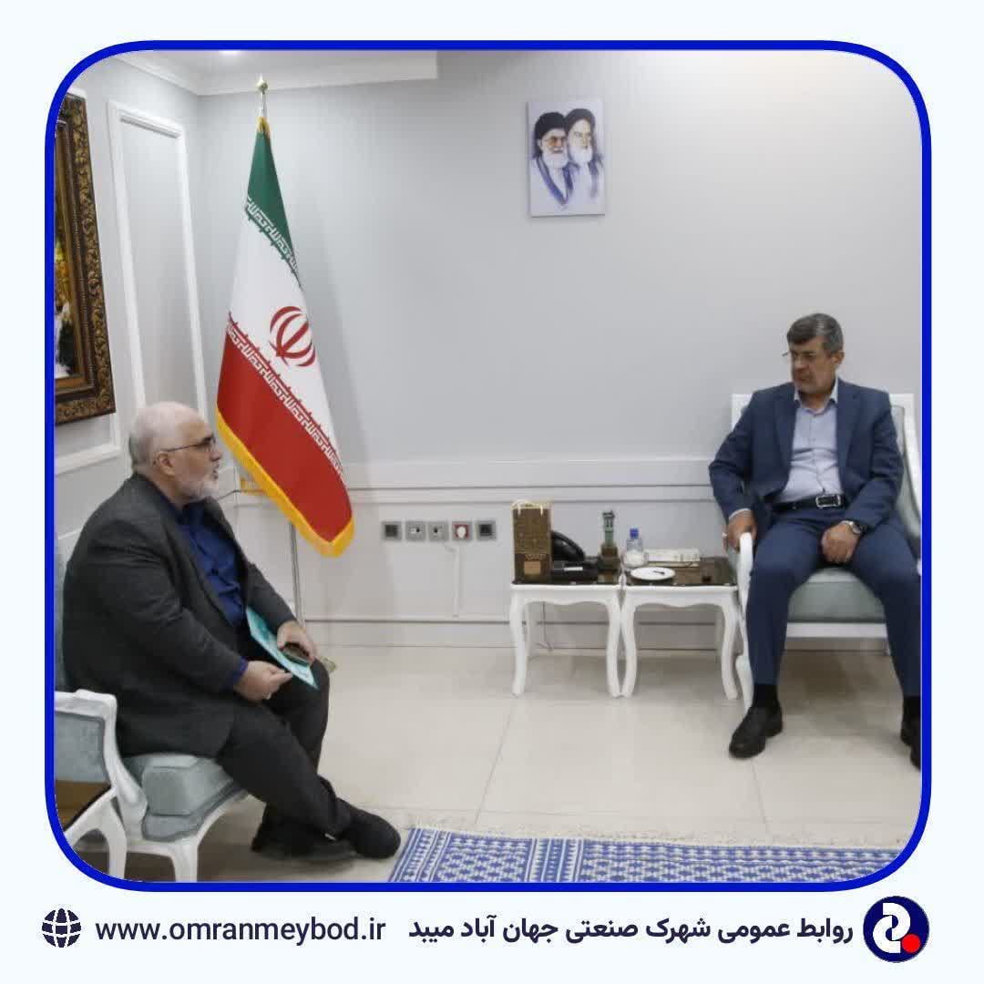 دیدار رئیس شرکت خدماتی شهرک صنعتی جهان آباد میبد با استاندار یزد