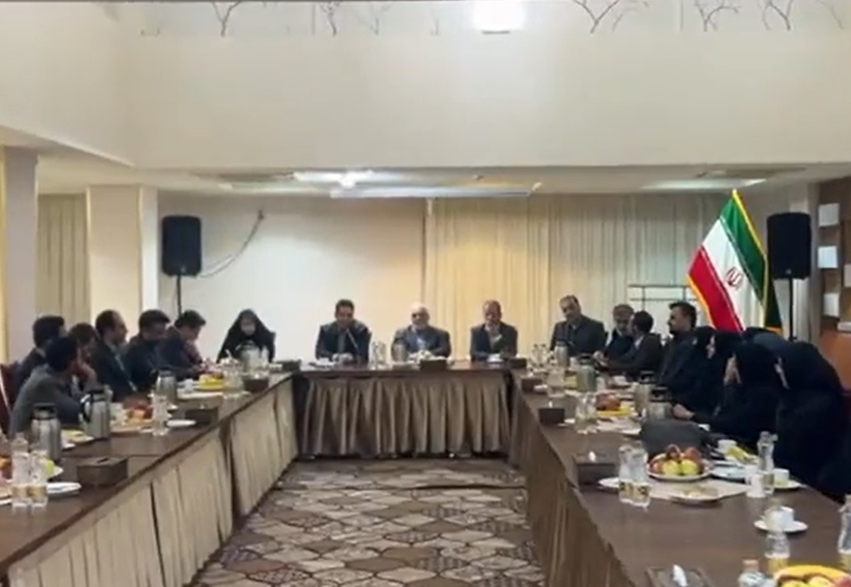 نشست هم اندیشی اساتید مرکز آموزش علمی کاربردی شهرک صنعتی جهان آباد میبد